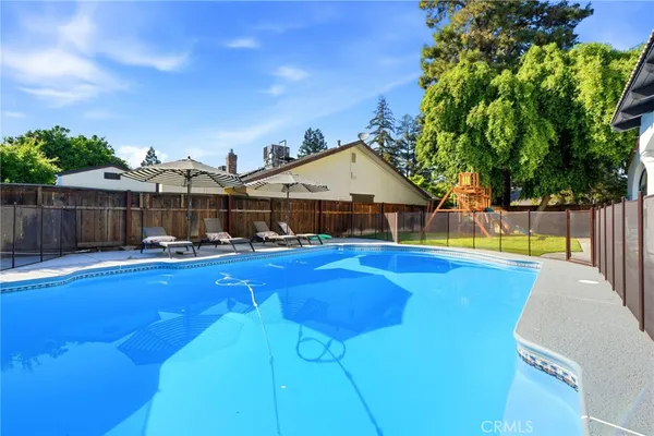 $1,399,999 | 3939 West Robinwood Court, Visalia, CA 93291