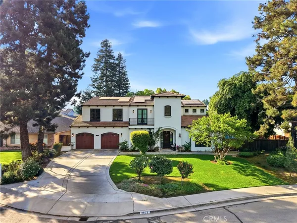 $1,399,999 | 3939 West Robinwood Court, Visalia, CA 93291