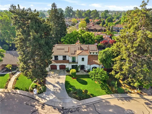 $1,399,999 | 3939 West Robinwood Court, Visalia, CA 93291