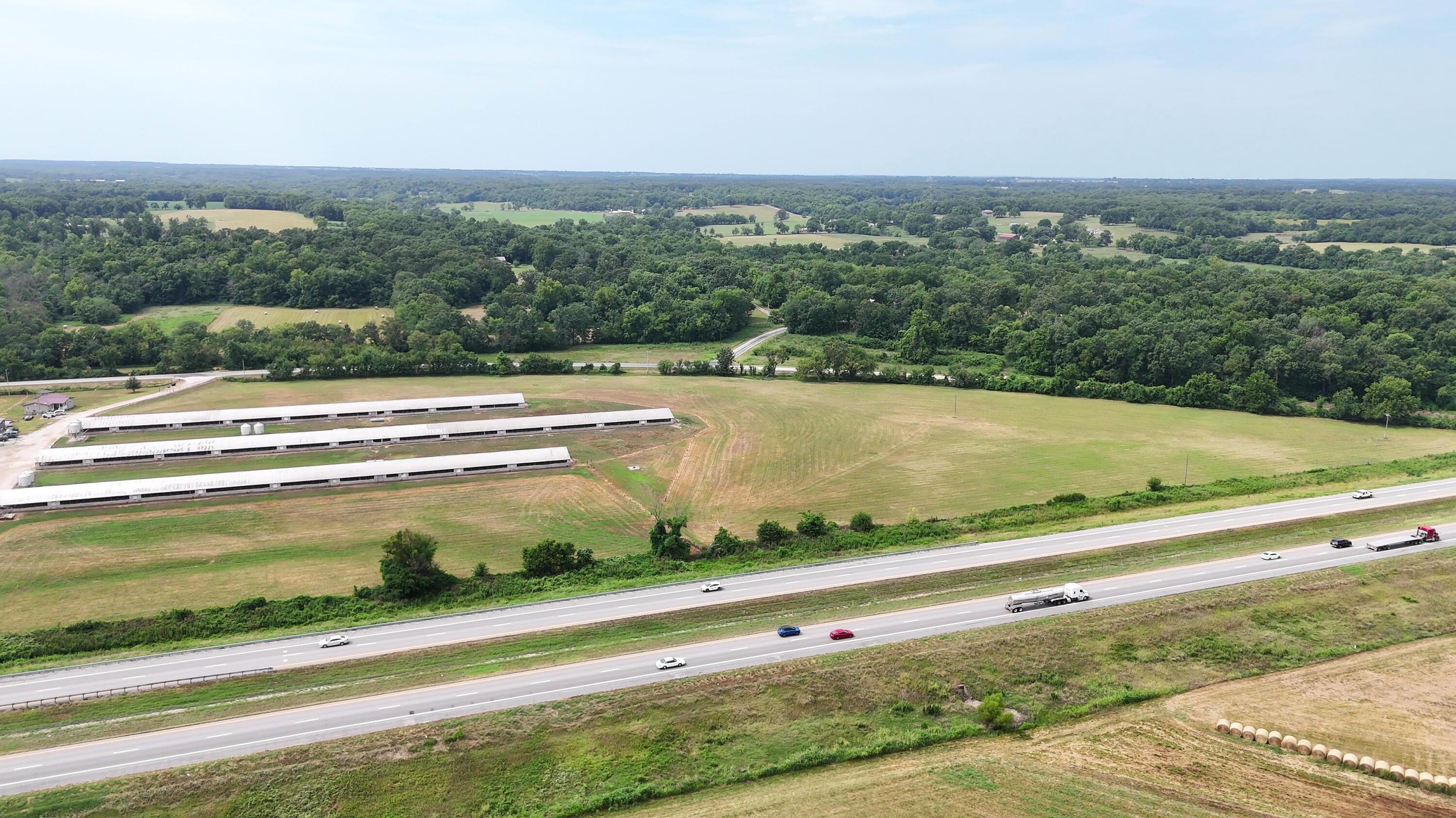 11477 Blackberry Road Carthage, MO 64836 - Photo 8 of 65 08