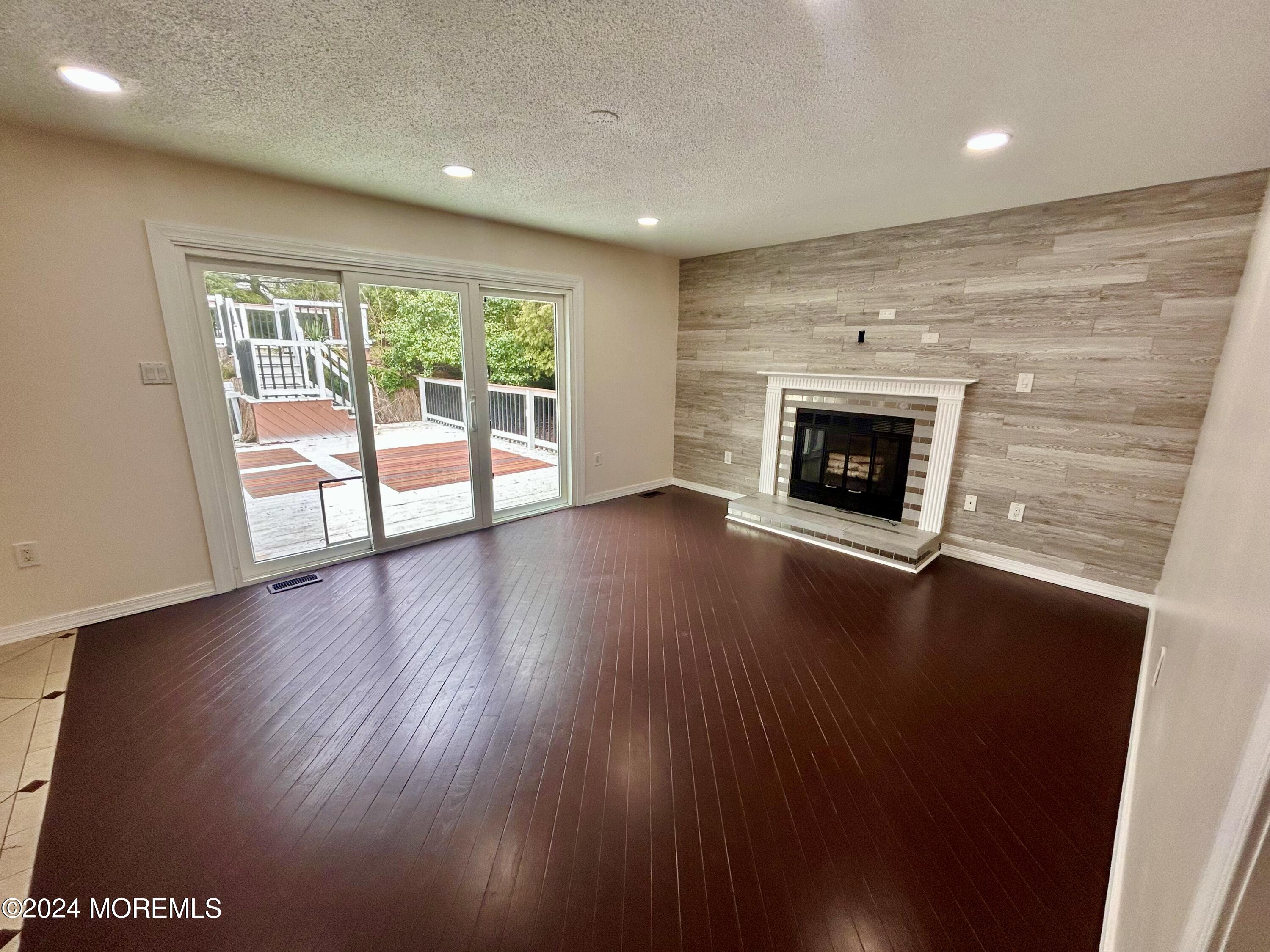 11 Hickory Hill Road Jackson, NJ 08527 - Photo 8 of 27 family room