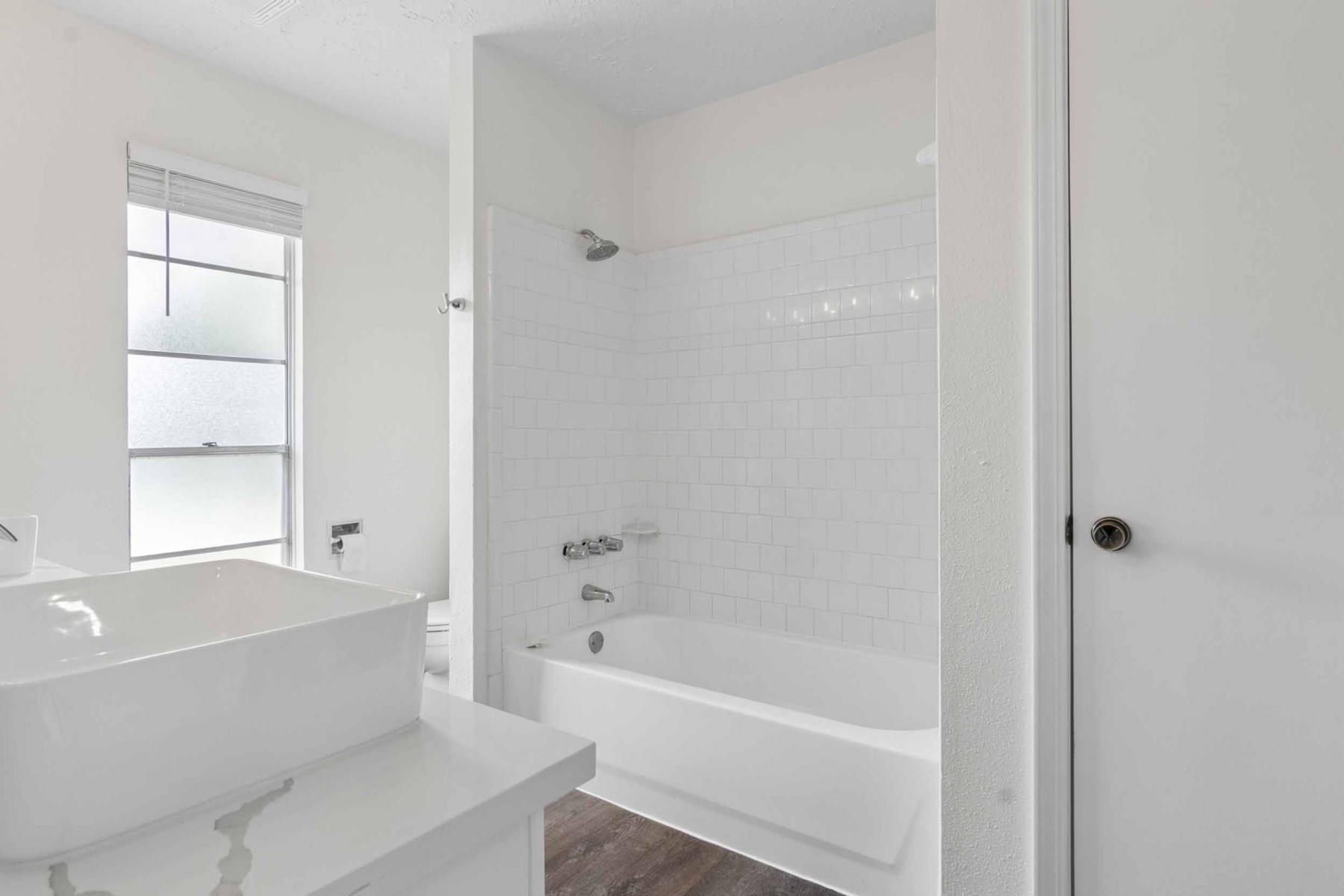 10411 Rabbit Oak Drive Houston, TX 77065 - Photo 16 of 22 Bright and modern primary bathroom