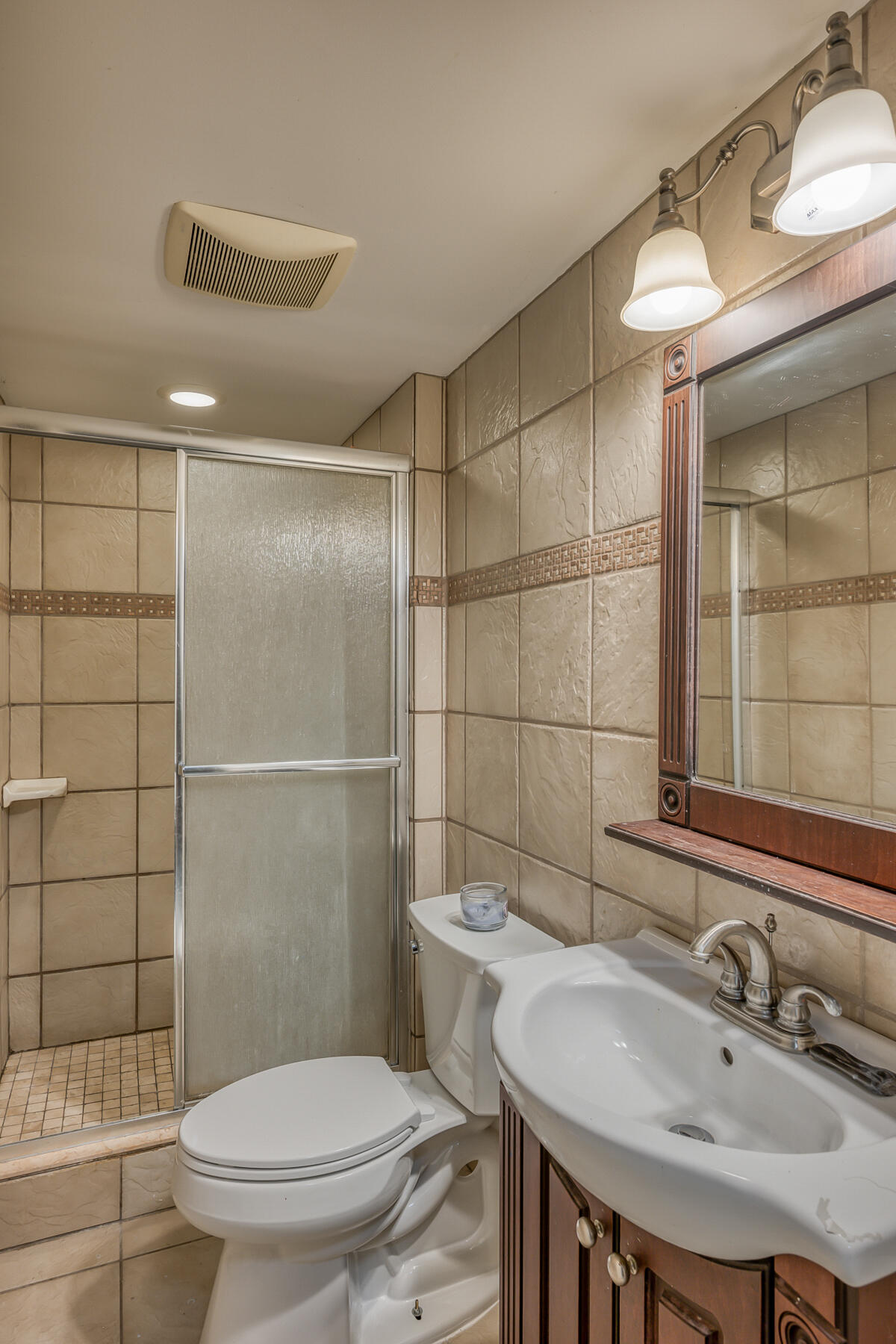 472 Mitchell Road Kingsport, TN 37663 - Photo 24 of 24 Bathroom 3
