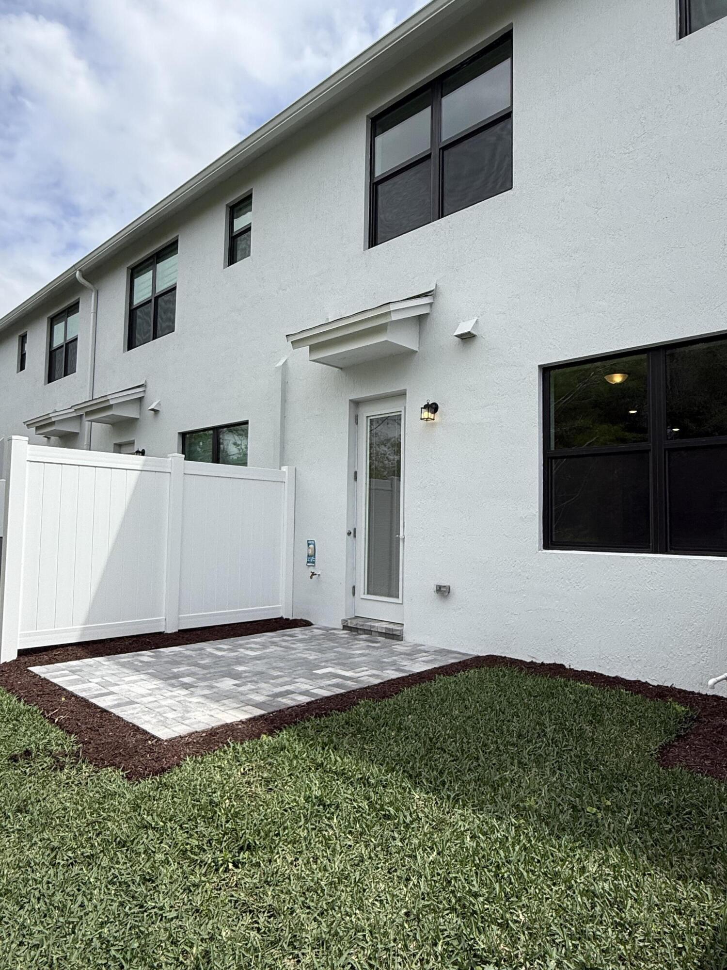 275 Southwest Sally Way Stuart, FL 34994 - Photo 11 of 19 IMG_0174