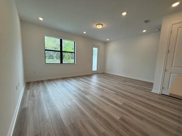 $2,800 | 275 Southwest Sally Way, Stuart, FL 34994