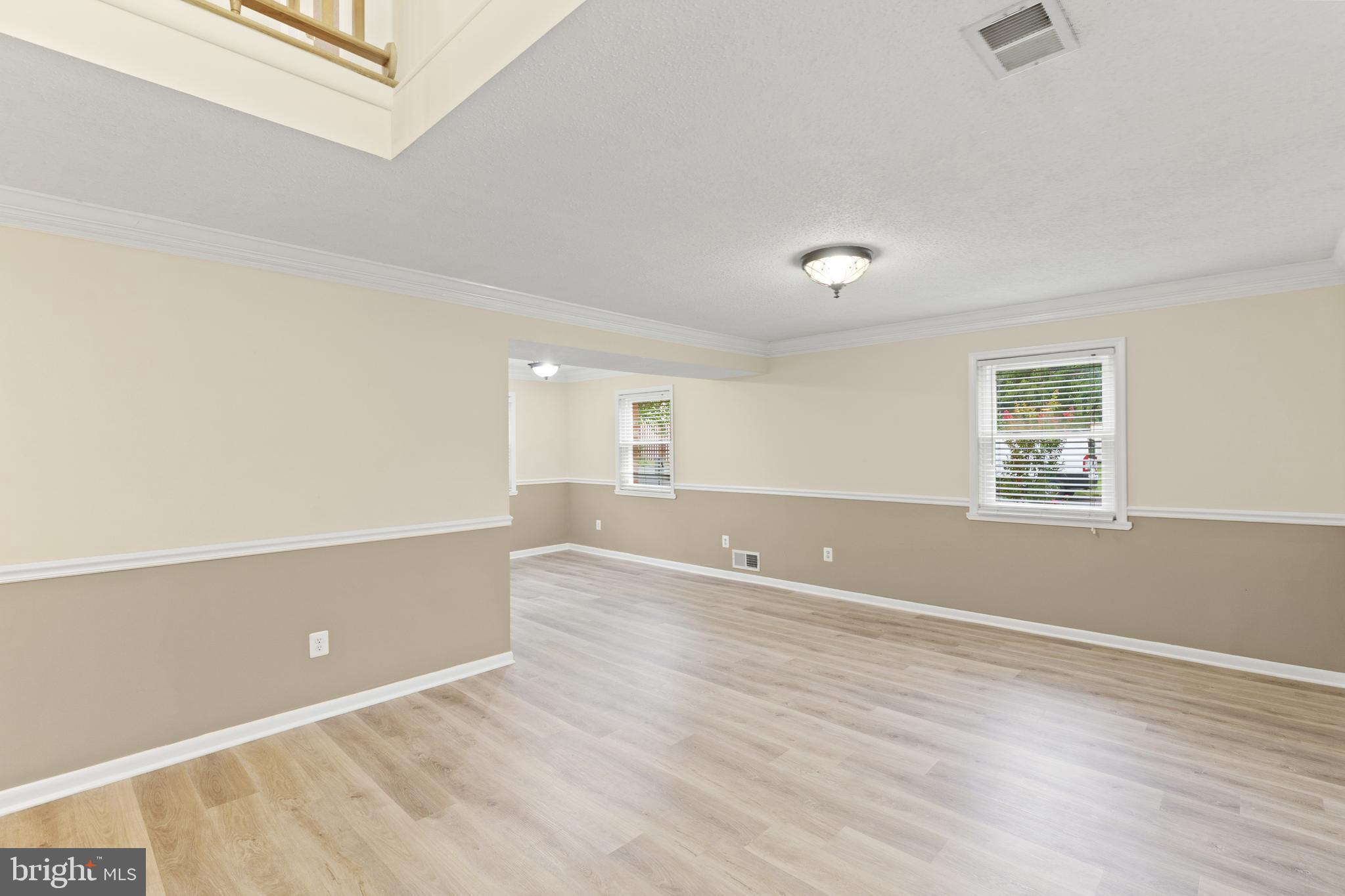 302 Lillard Road Sterling, VA 20164 - Photo 2 of 20