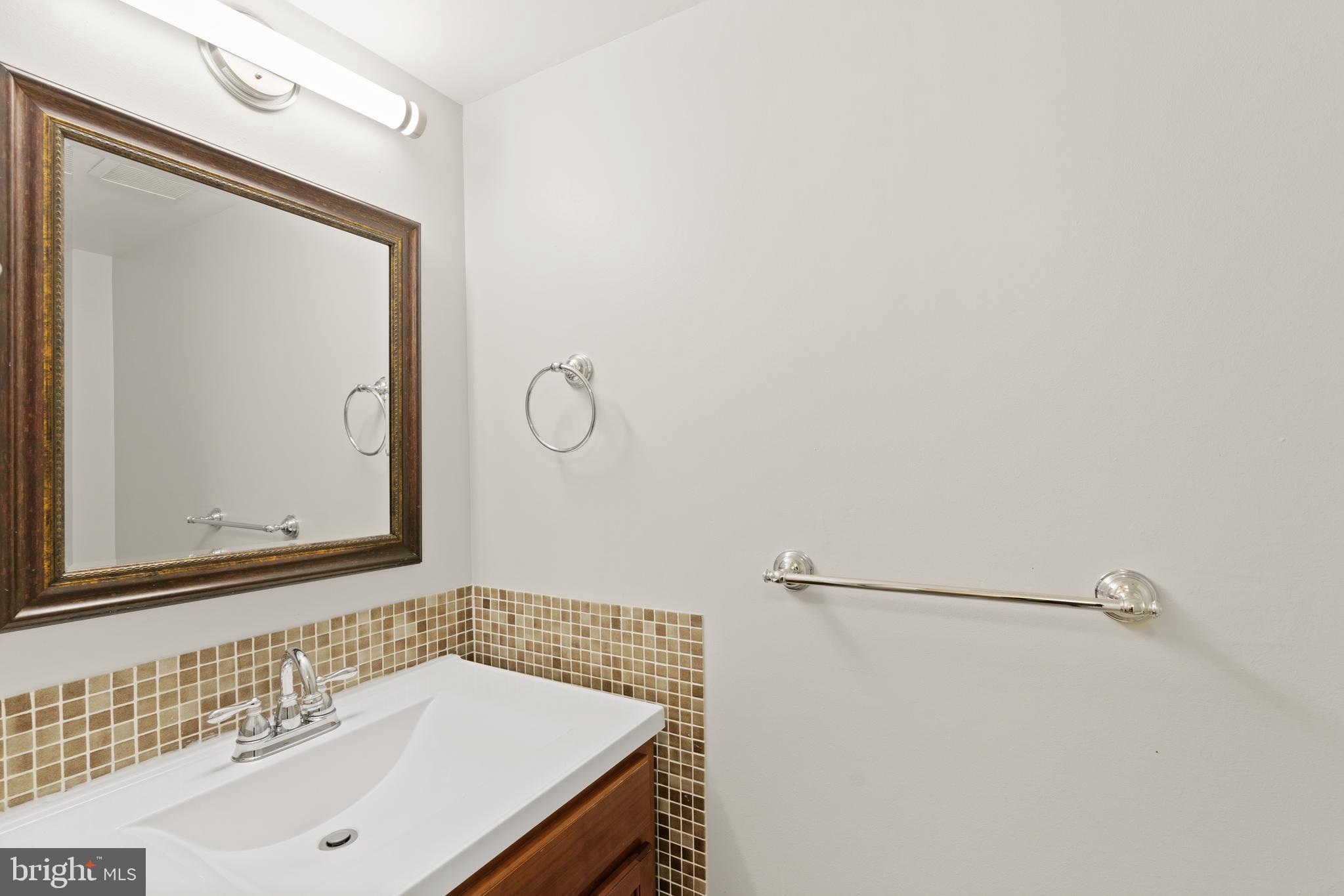 302 Lillard Road Sterling, VA 20164 - Photo 14 of 20