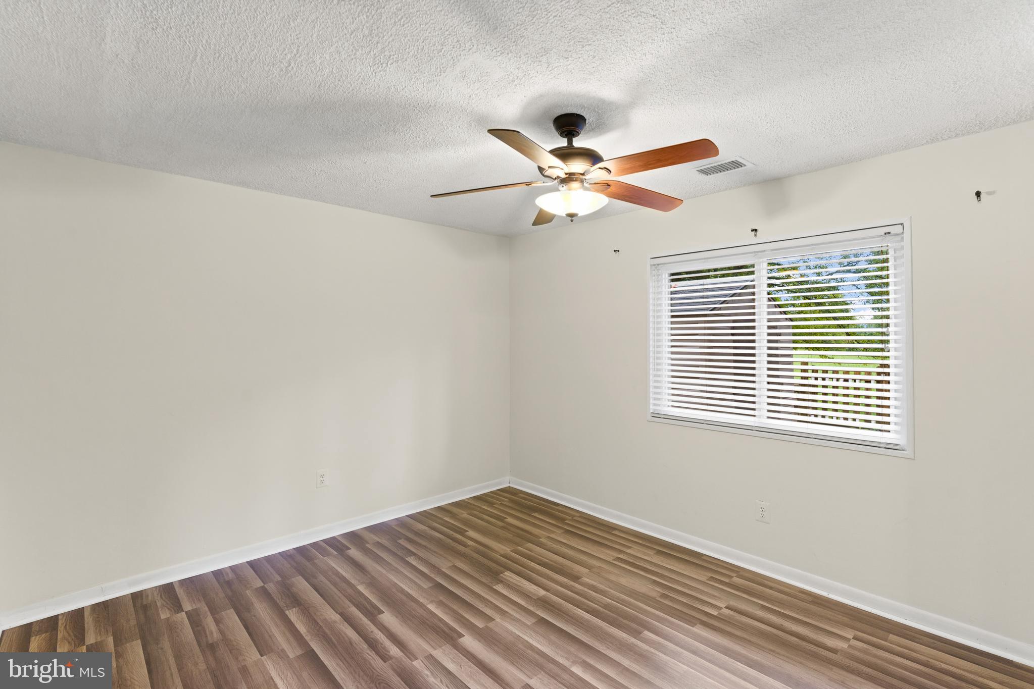 302 Lillard Road Sterling, VA 20164 - Photo 16 of 20