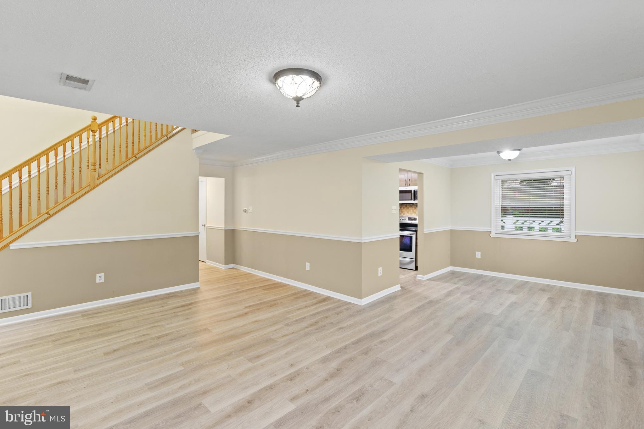 302 Lillard Road Sterling, VA 20164 - Photo 3 of 20