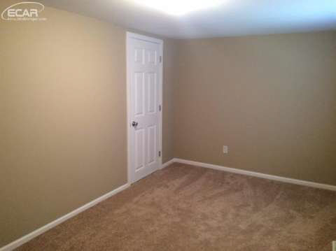 2326 North Linden Road Flint, MI 48504 - Photo 16 of 26 20445365-15.JPG