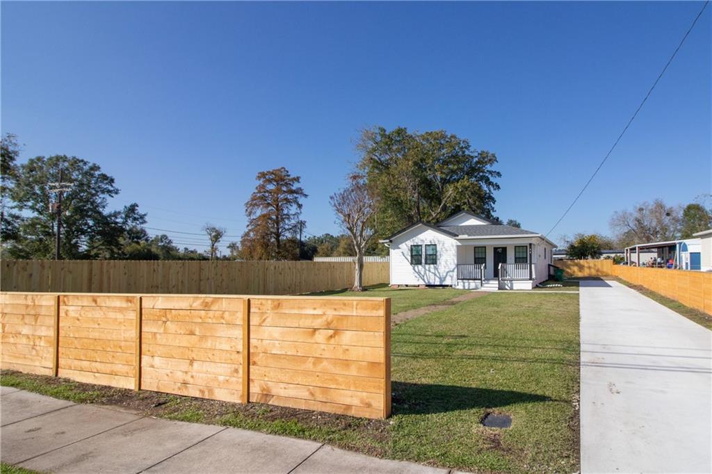 644 West 5th Street Laplace, LA 70068 - Photo 5 of 30