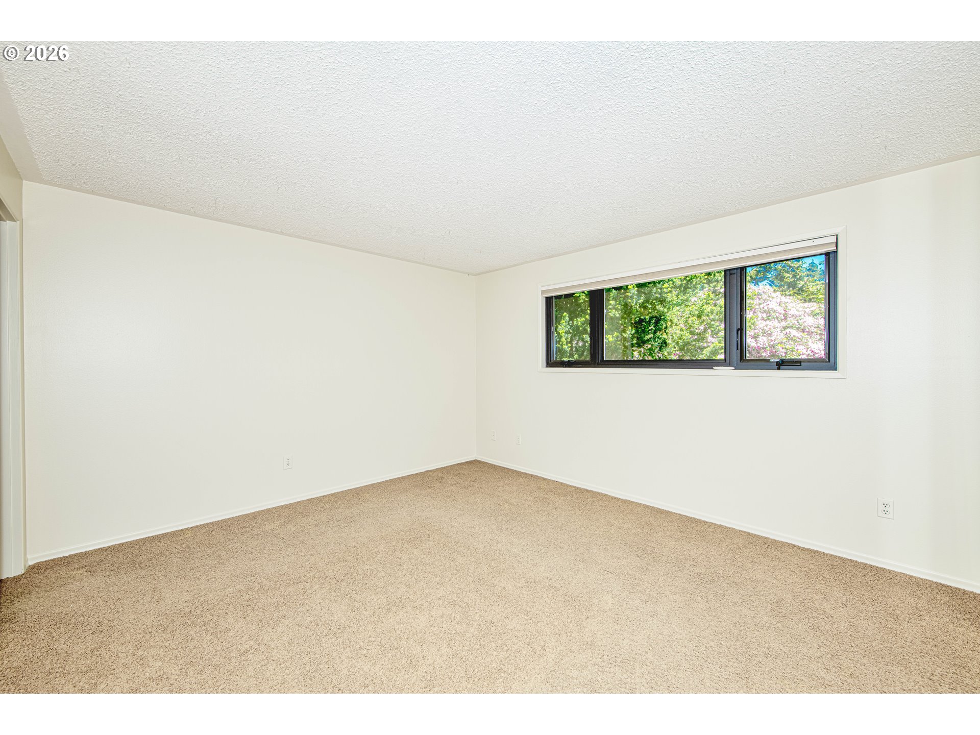 9 Britten Court Lake Oswego, OR 97035 - Photo 13 of 31 Bedroom, Primary