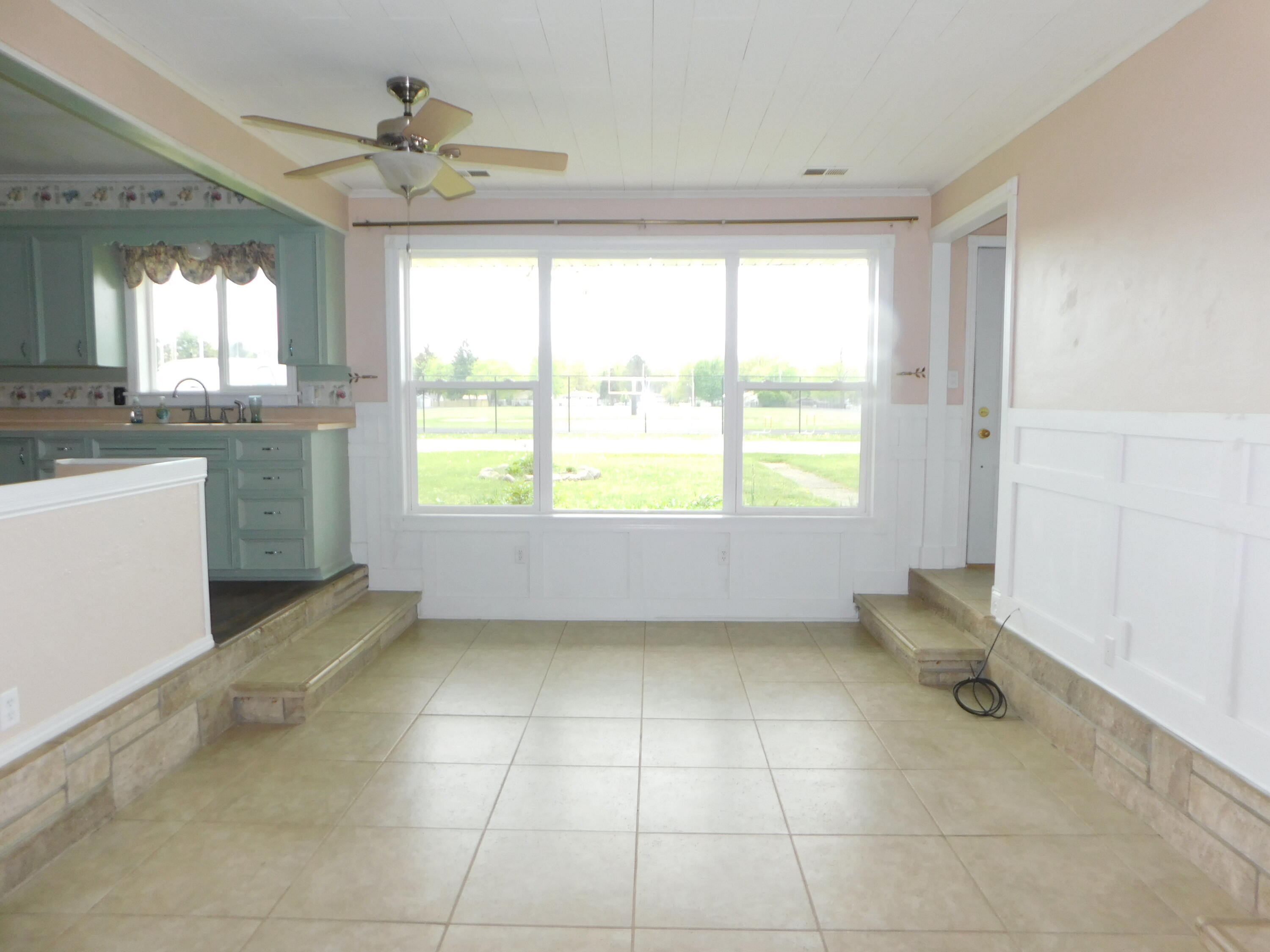 304 West Edgar Bergen Boulevard Decatur, MI 49045 - Photo 23 of 36 TILE FLOORS