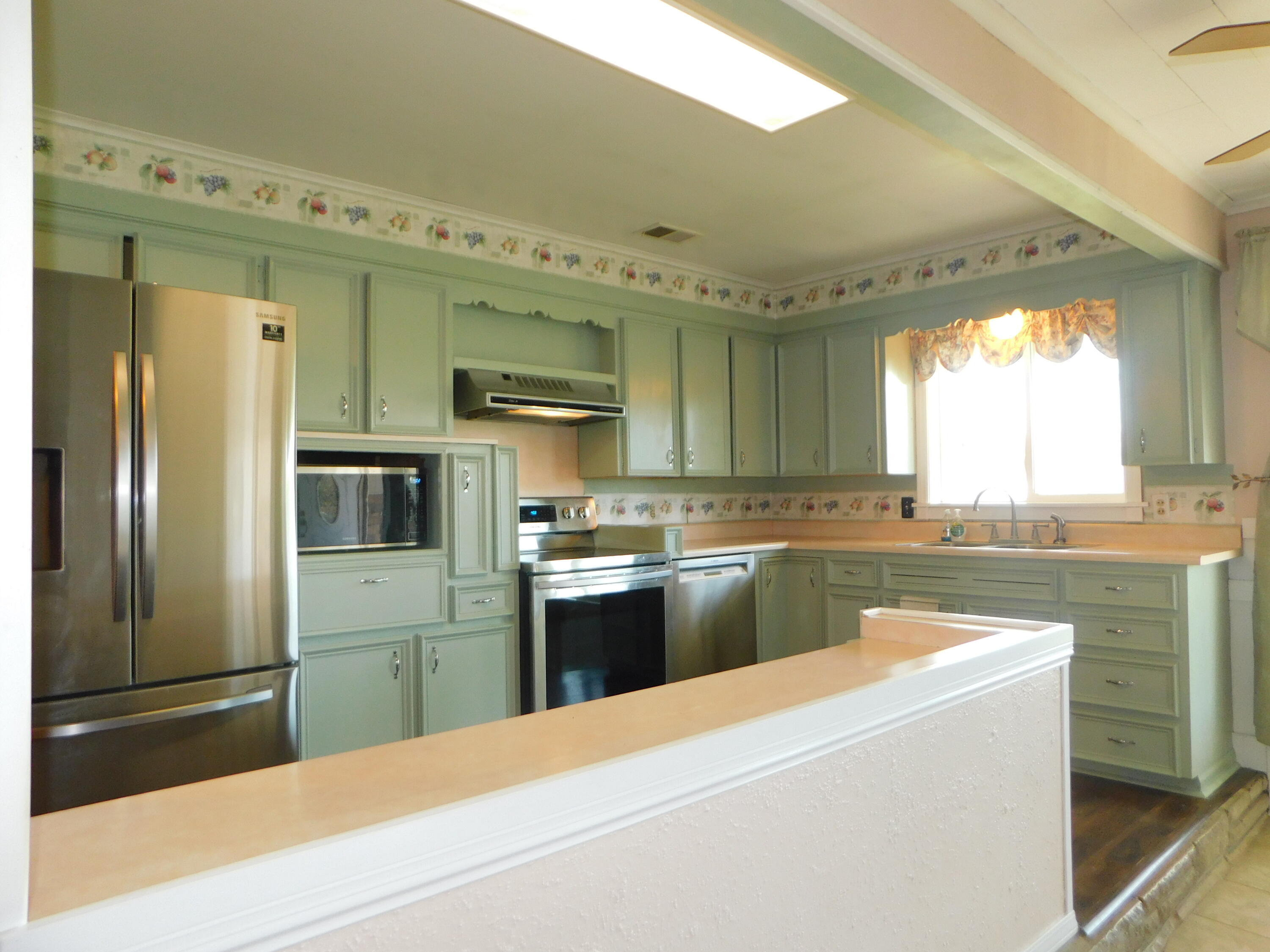 304 West Edgar Bergen Boulevard Decatur, MI 49045 - Photo 7 of 36 EAT IN KITCHEN BAR AREA
