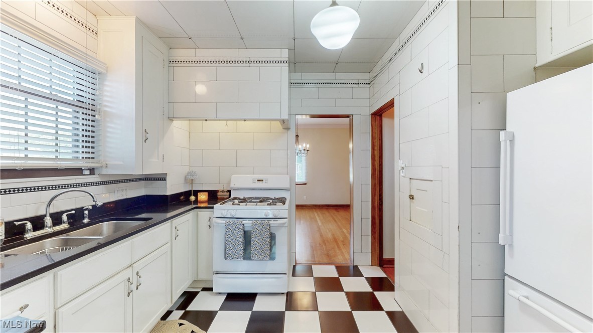 3360 Stockholm Road Cleveland, OH 44120 - Photo 15 of 37 Gallery Image 15