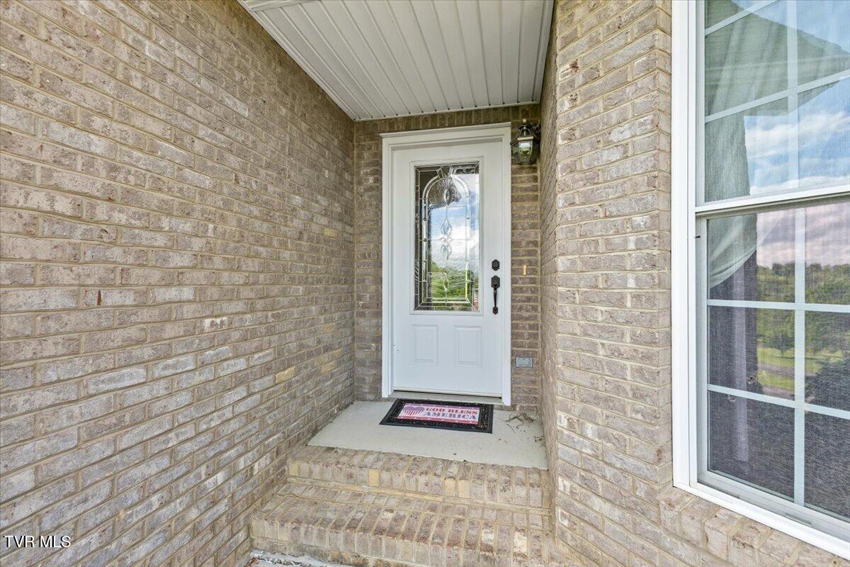 32582 Spring Crest Drive Glade Spring, VA 24340 - Photo 6 of 47 FrontDoor