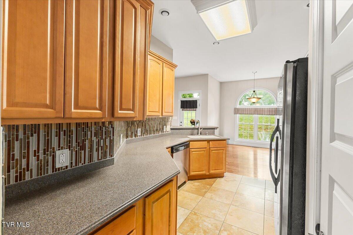 32582 Spring Crest Drive Glade Spring, VA 24340 - Photo 8 of 47 Kitchen