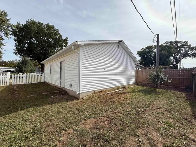 $84,500 | 3015 Benjamin Lane, Vincennes, IN 47591