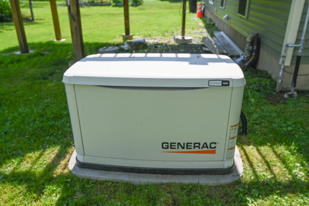 40 Canterbury Road Brewer, ME 04412 - Photo 27 of 31 Generator