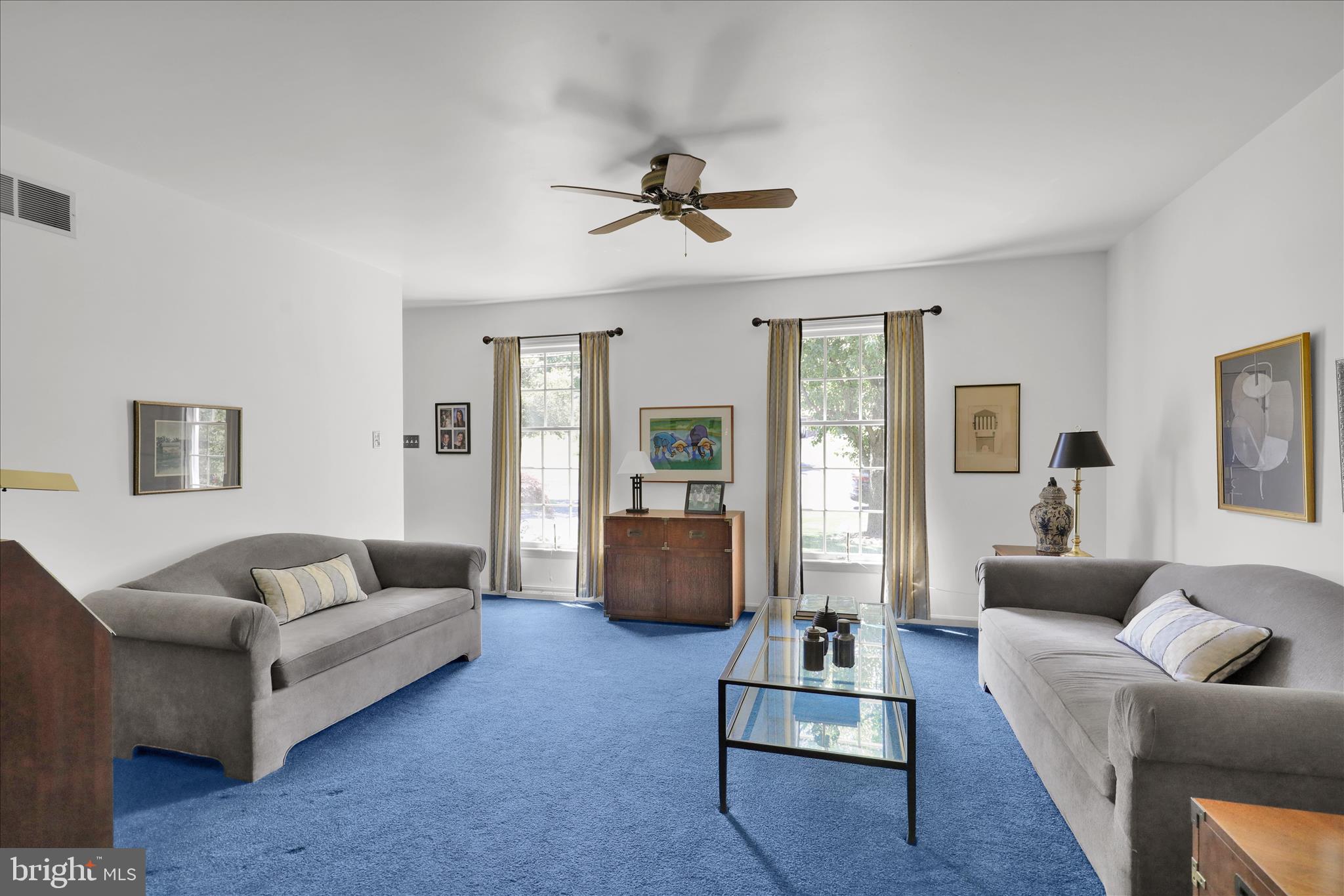 313 Parkview Road Reading, PA 19606 - Photo 5 of 57 Living room