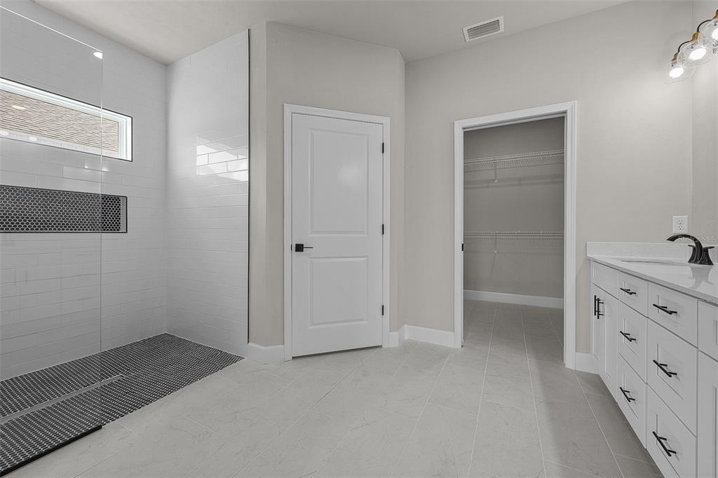 6694 Southwest 11th Lane Gainesville, FL 32607 - Photo 12 of 27 a view of bathroom with shower