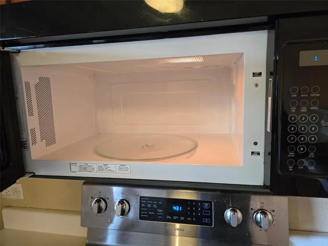 $1,800 | 1513 Breeze Lane, Little Elm, TX 75068