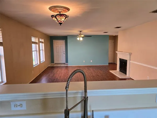 $1,800 | 1513 Breeze Lane, Little Elm, TX 75068