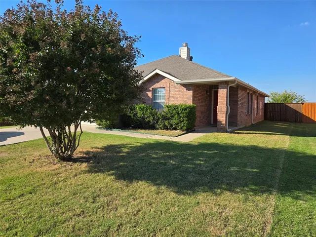 $1,800 | 1513 Breeze Lane, Little Elm, TX 75068