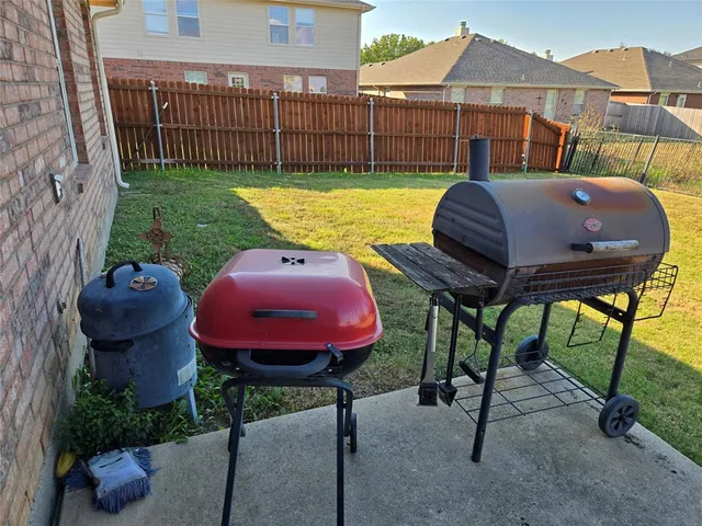 $1,800 | 1513 Breeze Lane, Little Elm, TX 75068