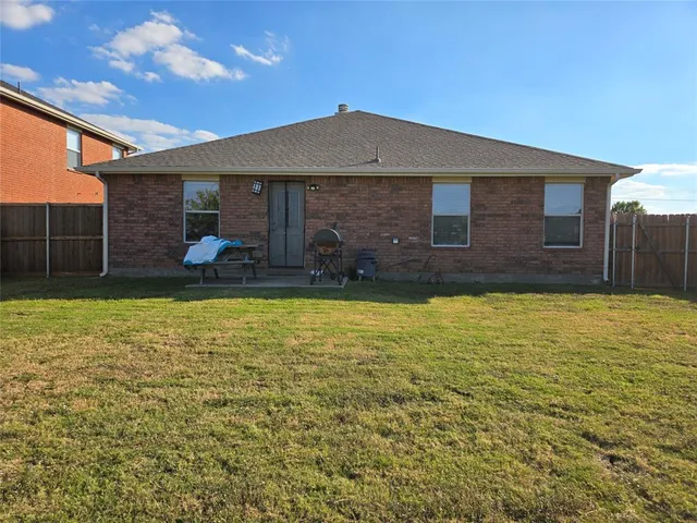 $1,800 | 1513 Breeze Lane, Little Elm, TX 75068