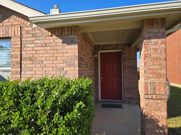 $1,800 | 1513 Breeze Lane, Little Elm, TX 75068