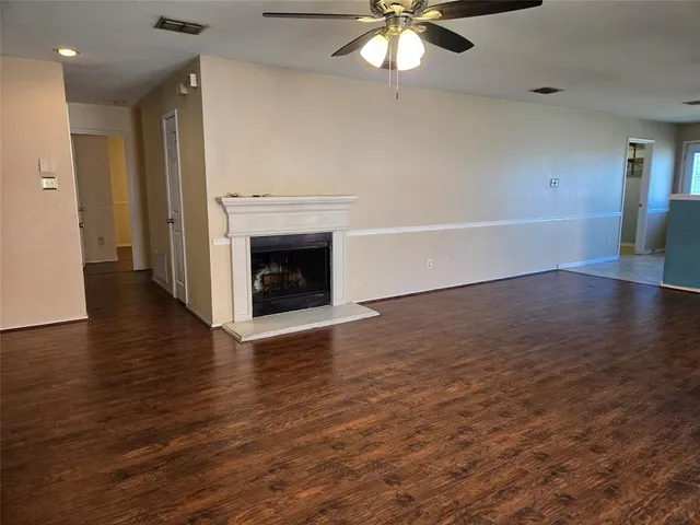 $1,800 | 1513 Breeze Lane, Little Elm, TX 75068