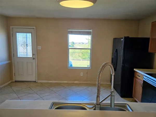 $1,800 | 1513 Breeze Lane, Little Elm, TX 75068