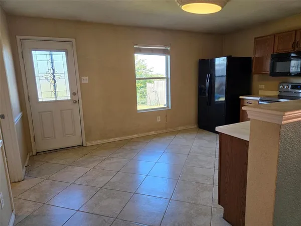 $1,800 | 1513 Breeze Lane, Little Elm, TX 75068