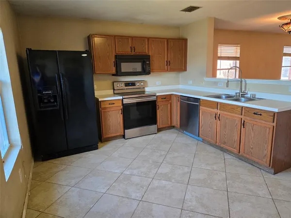 $1,800 | 1513 Breeze Lane, Little Elm, TX 75068