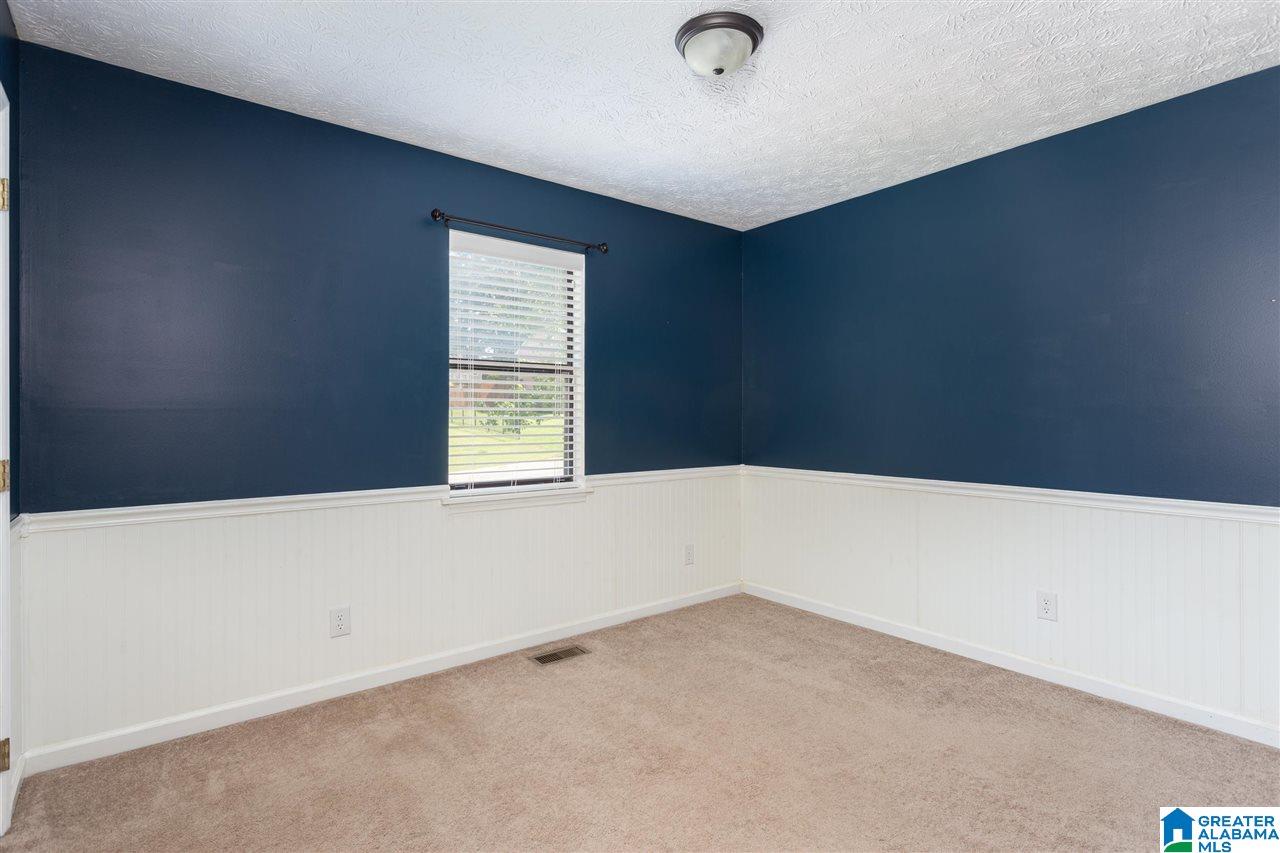 4421 Mayfair Road Anniston, AL 36207 - Photo 12 of 35