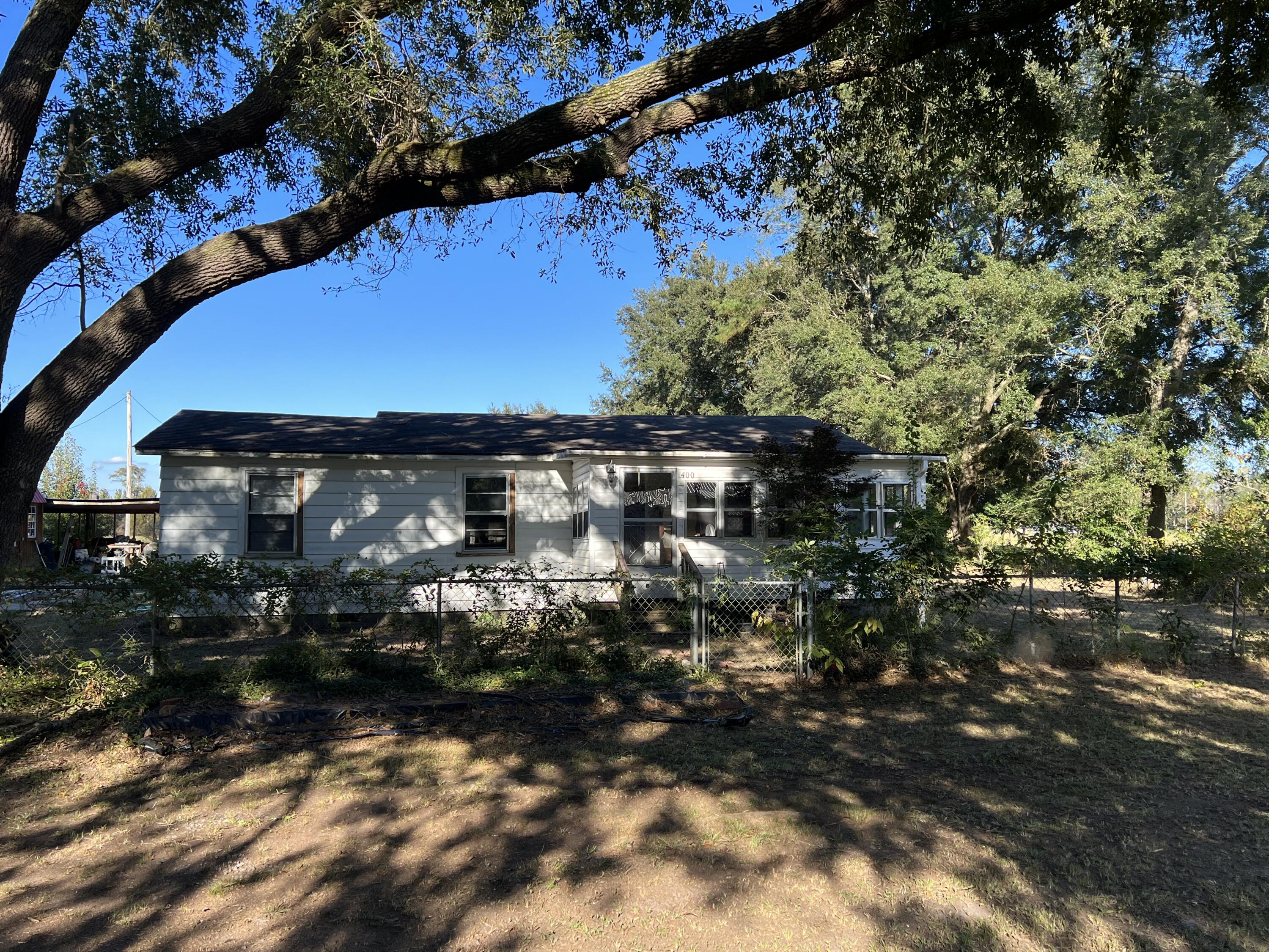 400 Crosby Corner Road Walterboro, SC 29488 - Photo 1 of 4 E46A6865-AA1D-42D4-BD08-65836F82A7C0