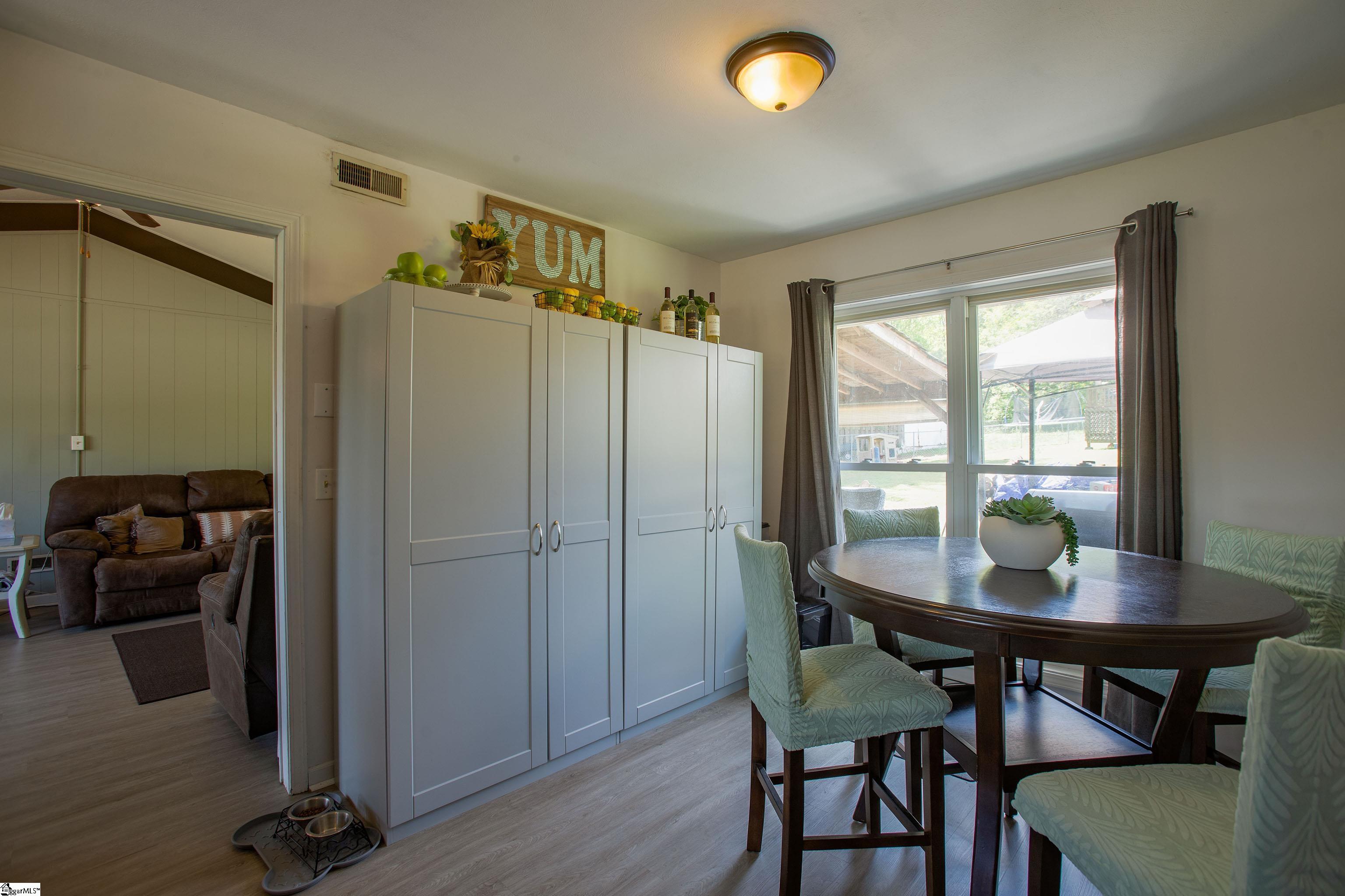 4041 North Highway 101 Greer, SC 29651 - Photo 13 of 28