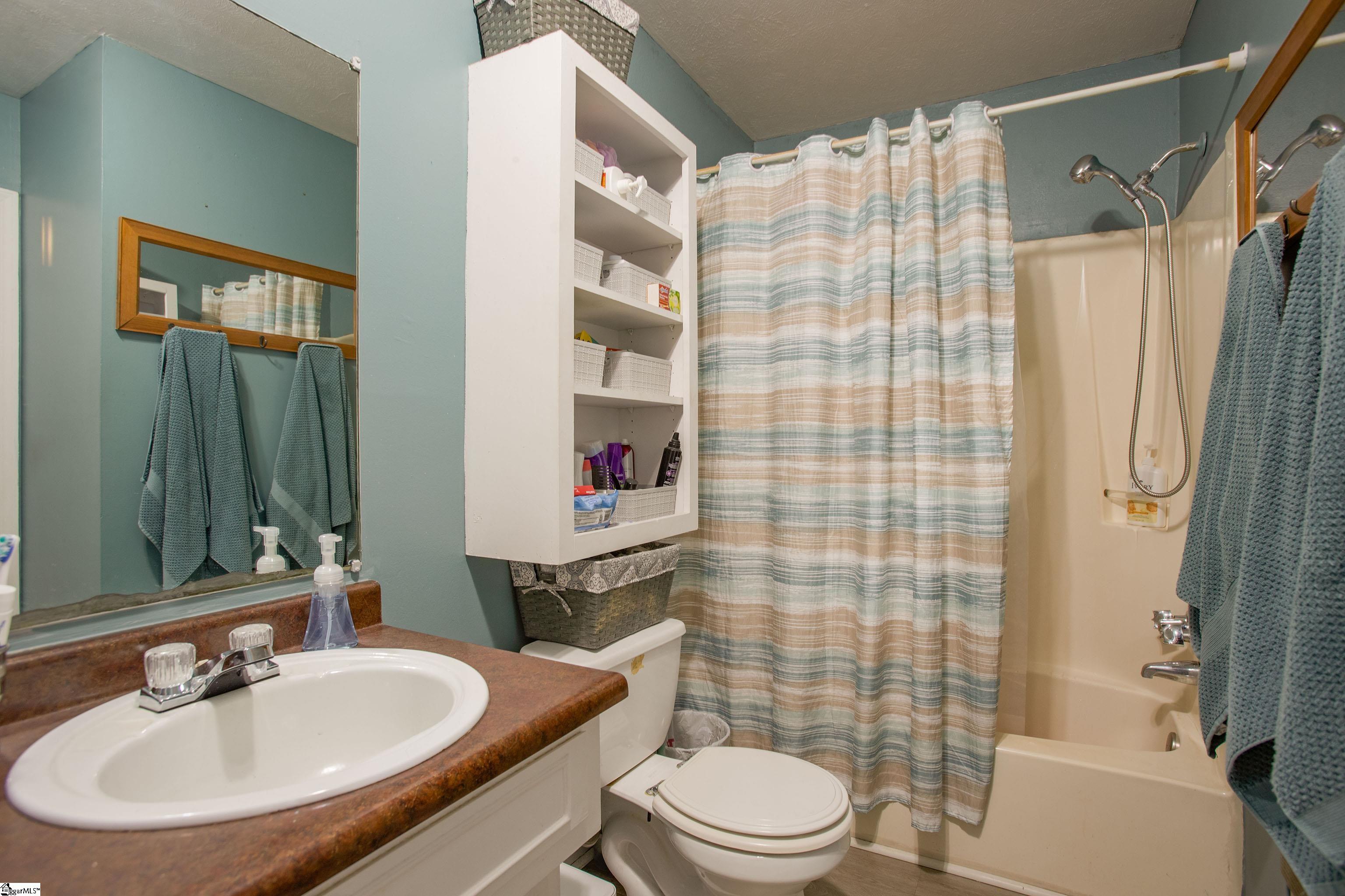 4041 North Highway 101 Greer, SC 29651 - Photo 16 of 28