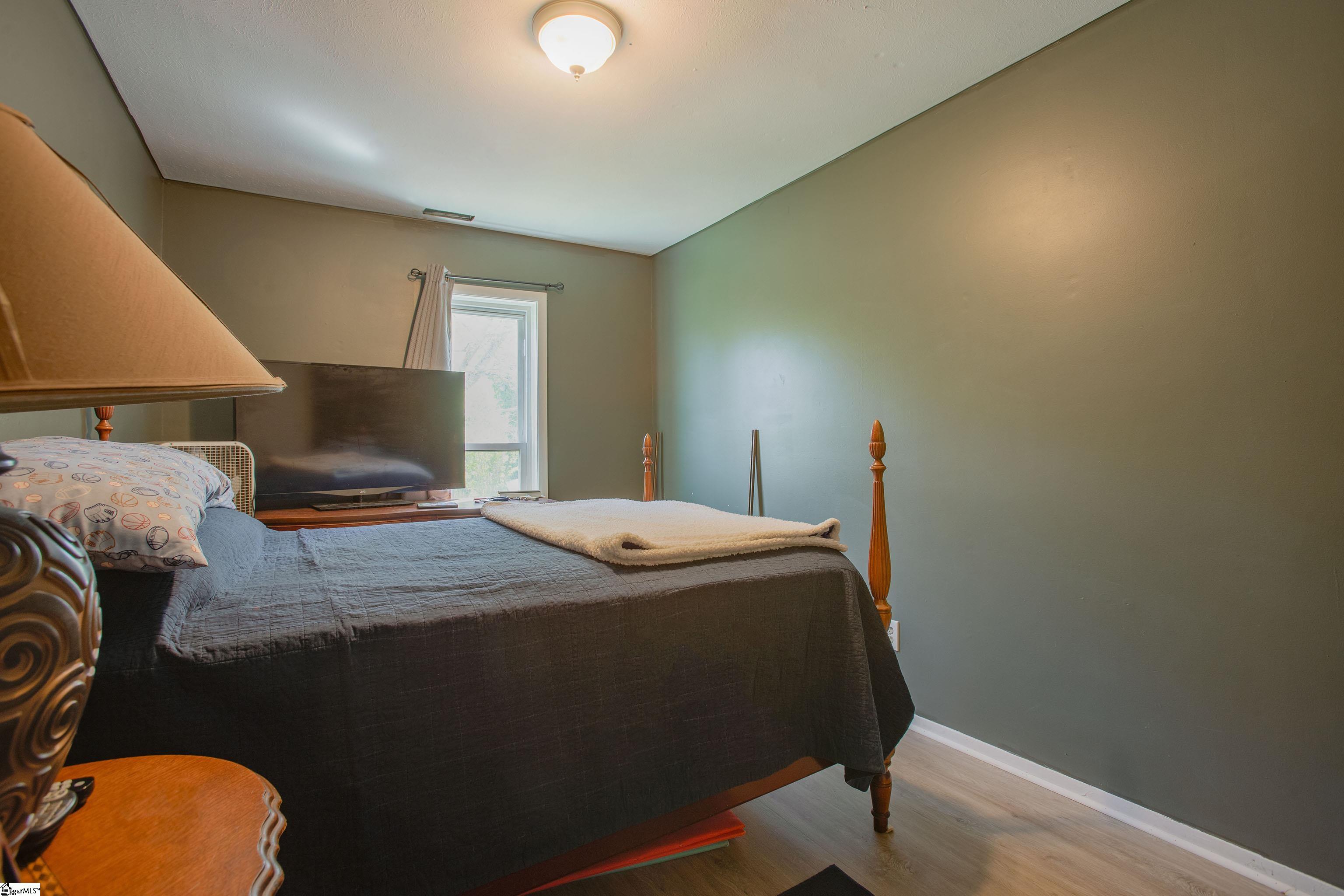 4041 North Highway 101 Greer, SC 29651 - Photo 18 of 28