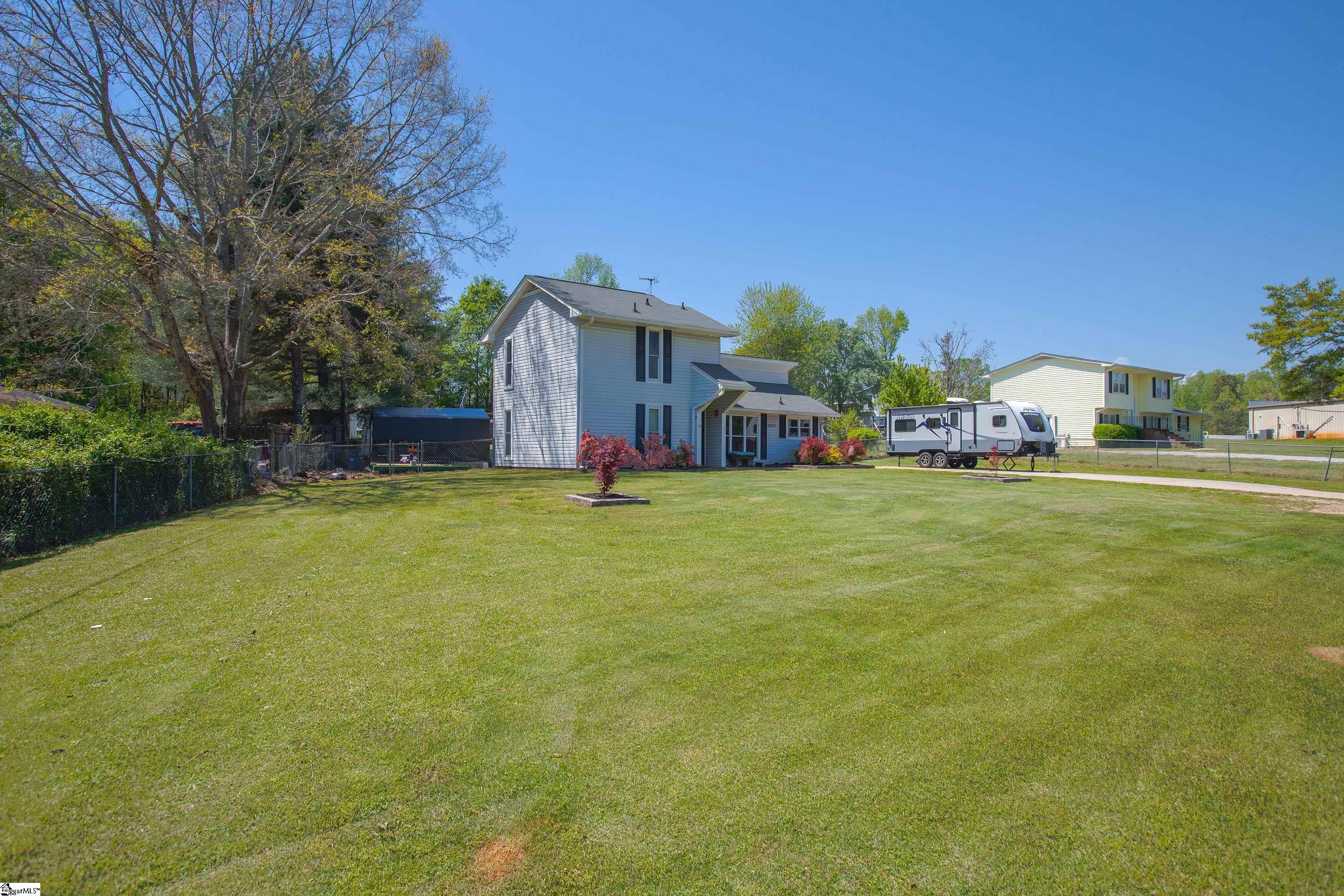 4041 North Highway 101 Greer, SC 29651 - Photo 2 of 28