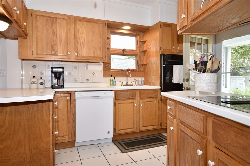 6 Gull Island Road Fairhaven, MA 02719 - Photo 11 of 42 Gallery Image 11