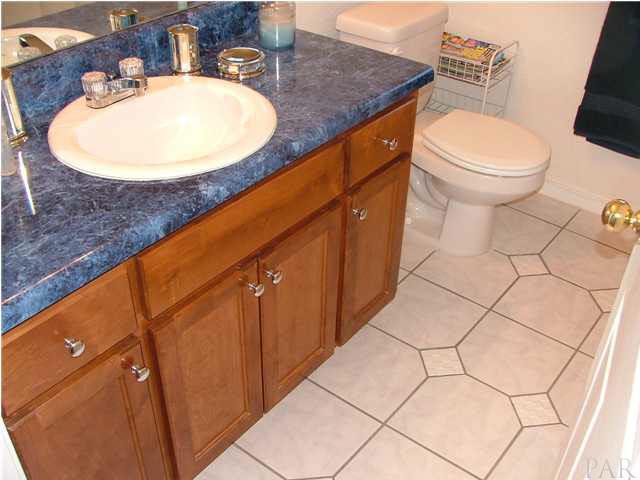 4851 Ribault Lane Milton, FL 32570 - Photo 10 of 20 Front Bath