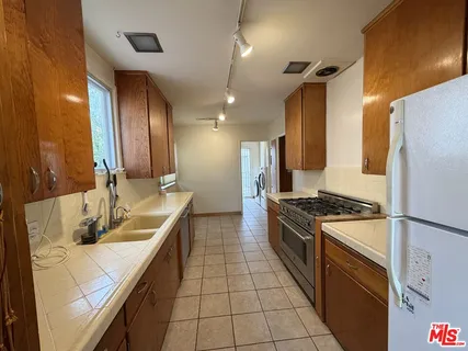 $1,900,000 | 12207 Palms Boulevard, Los Angeles, CA 90066