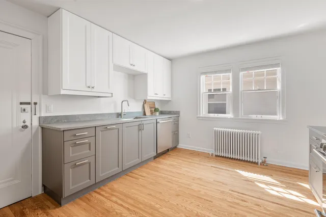 $3,700 | 1621 West 25th Street, Unit 2, Minneapolis, MN 55405