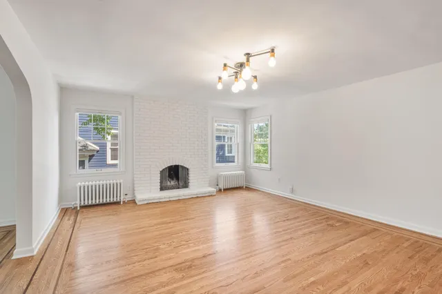 $3,700 | 1621 West 25th Street, Unit 2, Minneapolis, MN 55405