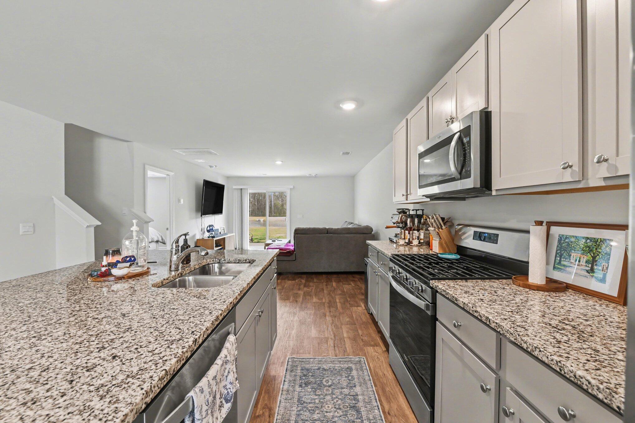 255 Ivory Shadow Road Summerville, SC 29486 - Photo 11 of 39 011_file_5671