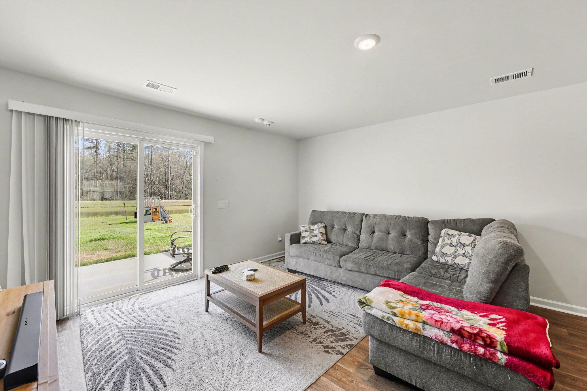 255 Ivory Shadow Road Summerville, SC 29486 - Photo 7 of 39 007_file_7252