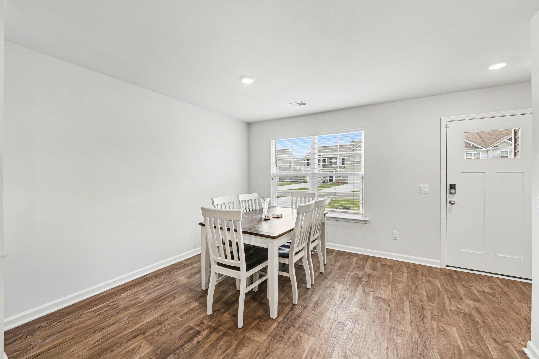 255 Ivory Shadow Road Summerville, SC 29486 - Photo 9 of 39 009_file_8211