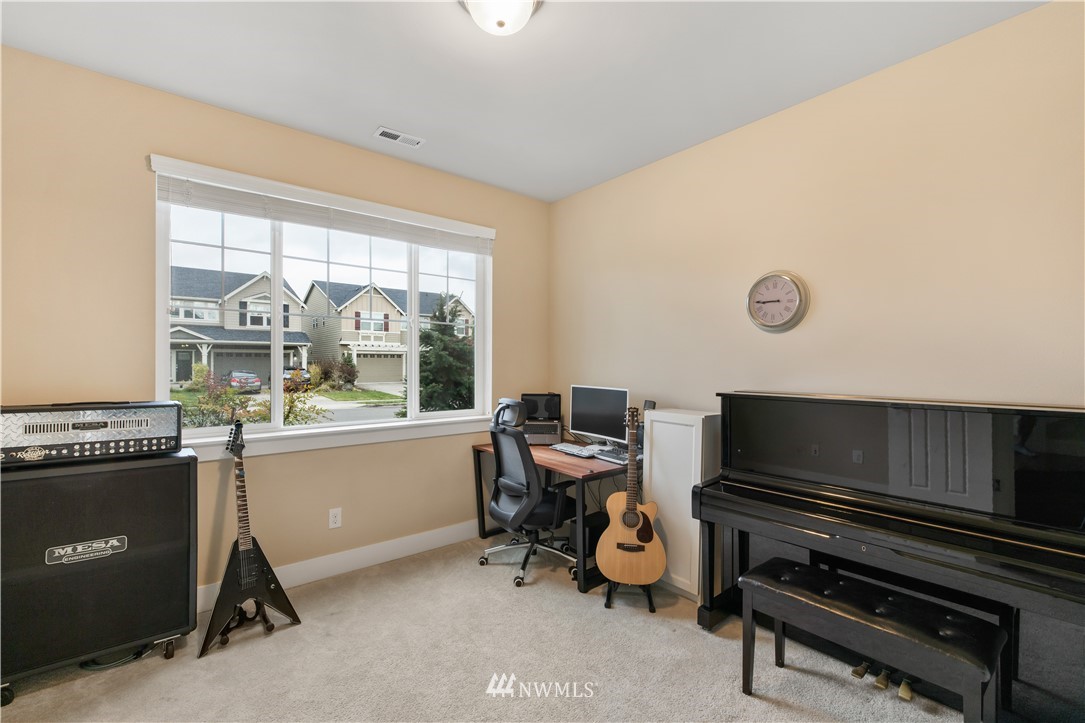 18531 40th Avenue Southeast Bothell, WA 98012 - Photo 8 of 38 Gallery Image 8